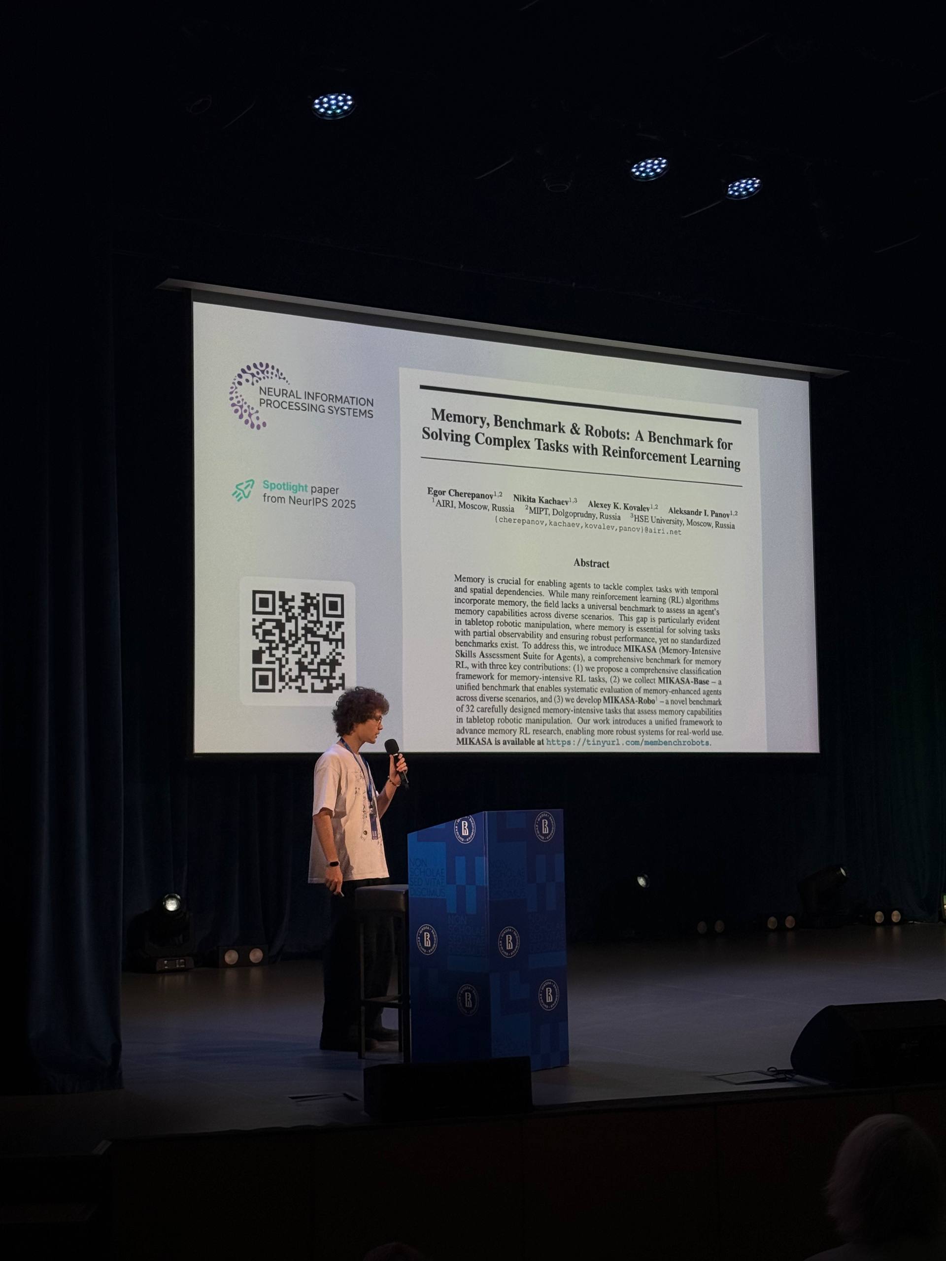Spotlight talk on memory in RL agents